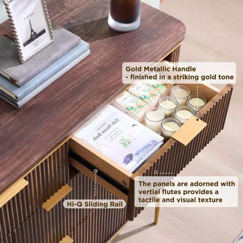 Commode moderne à 7 tiroirs cannelés, meuble TV de 54 po de large avec accents dorés, organisateur de rangement en bois pour chambre à coucher, salon