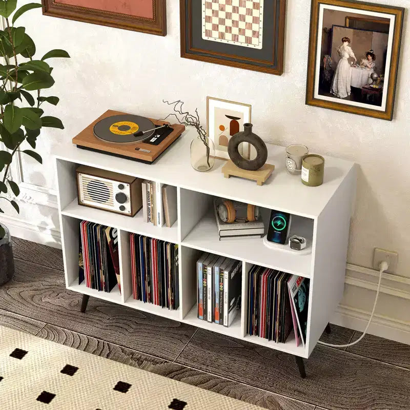 Meuble pour platine vinyle avec station de charge, étagères ouvertes et compartiments, pieds surélevés, marron/blanc