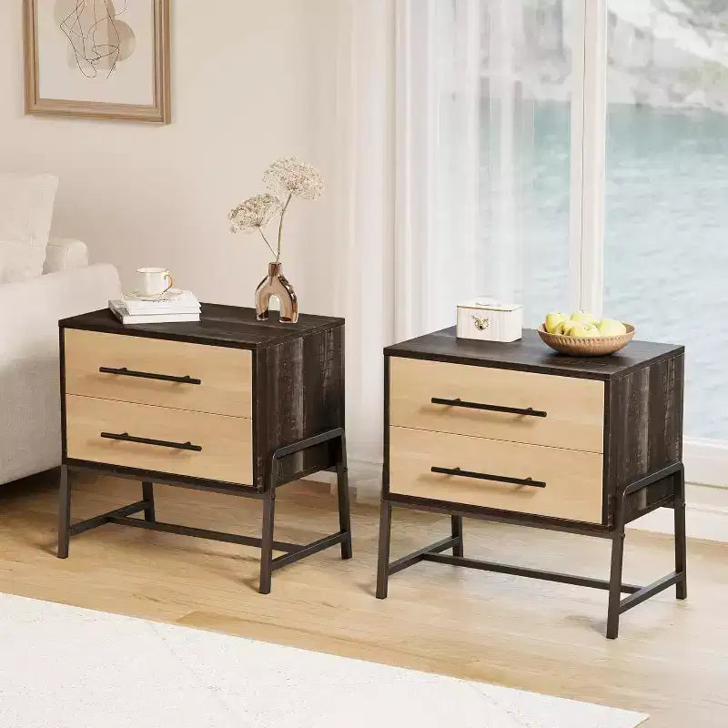 Table de chevet de ferme marron foncé, 2 tiroirs, table d'appoint en bois clair avec pieds en métal, table de chevet de chambre à coucher ou de salon