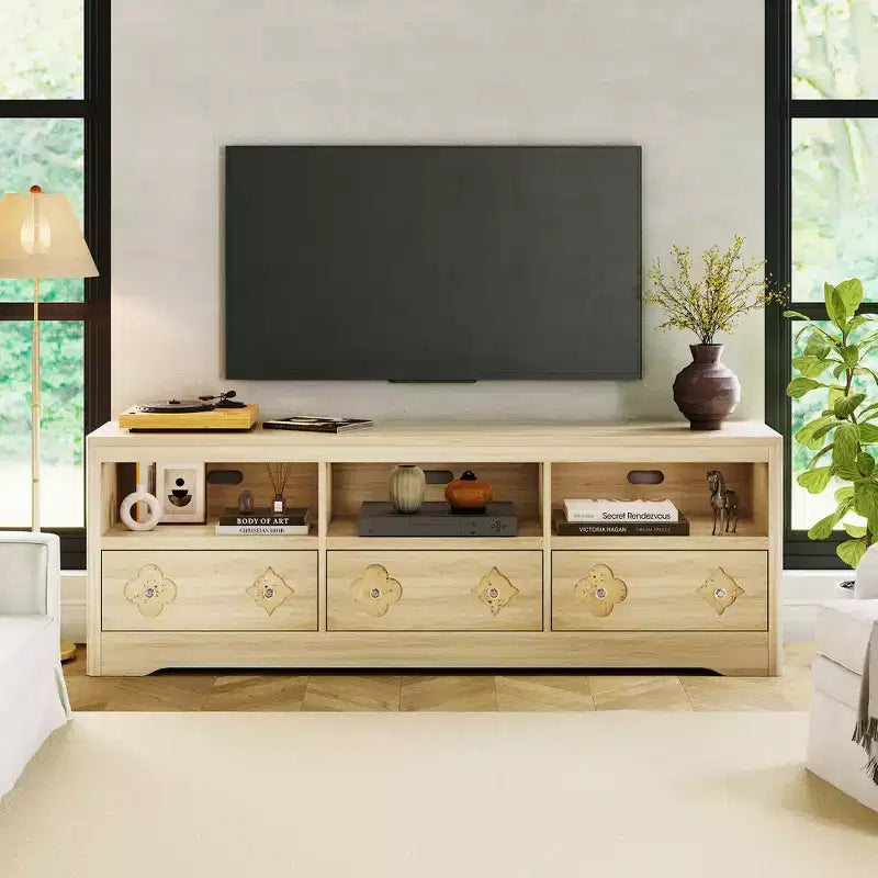 Meuble TV de 70 po de style moderne du milieu du siècle pour téléviseurs jusqu'à 85 po, centre de divertissement avec tiroir gravé et étagères de rangement ouvertes