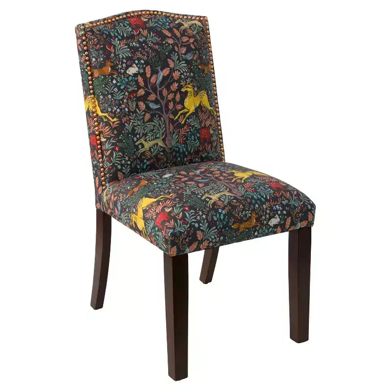 Chaise de salle à manger Ayala à motif de clous décoratifs, bleu marine Frolic : mélange lin-coton capitonné, dossier en forme de bosse de chameau, pieds en bois fuselés