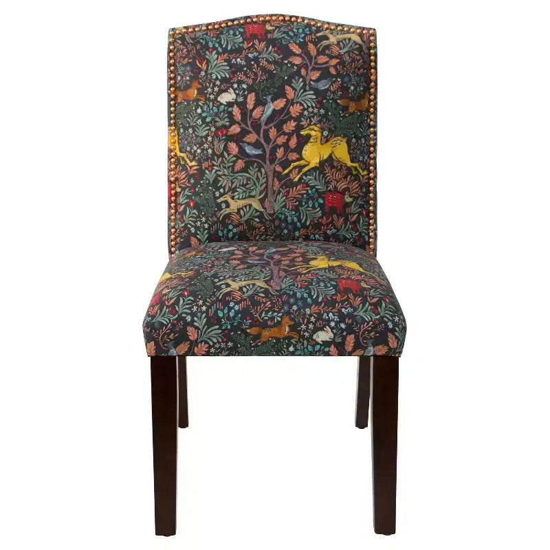 Chaise de salle à manger Ayala à motif de clous décoratifs, bleu marine Frolic : mélange lin-coton capitonné, dossier en forme de bosse de chameau, pieds en bois fuselés