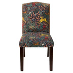 Chaise de salle à manger Ayala à motif de clous décoratifs, bleu marine Frolic : mélange lin-coton capitonné, dossier en forme de bosse de chameau, pieds en bois fuselés