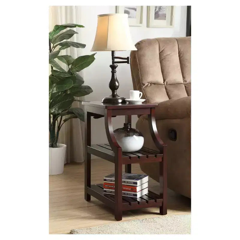 Table d'appoint Wasaki avec ports USB et étagères : 2 niveaux, rangement avec prise électrique